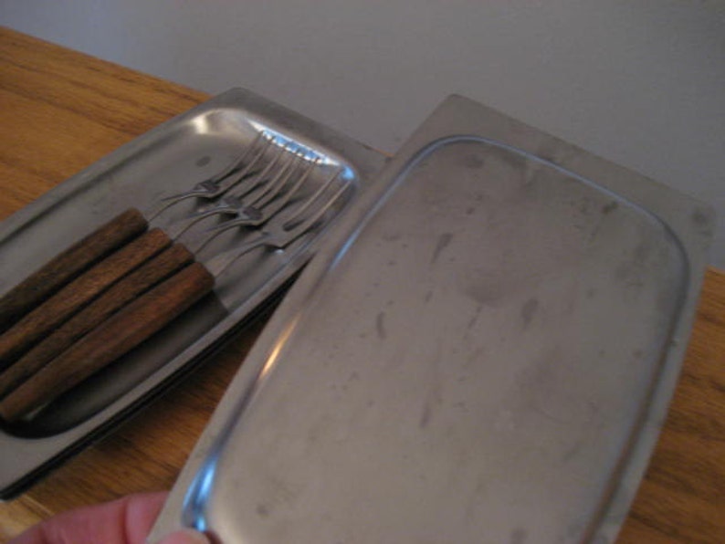 Vintage stainless steel trays with hors d/'oeuvre forks Sets. U.S.A