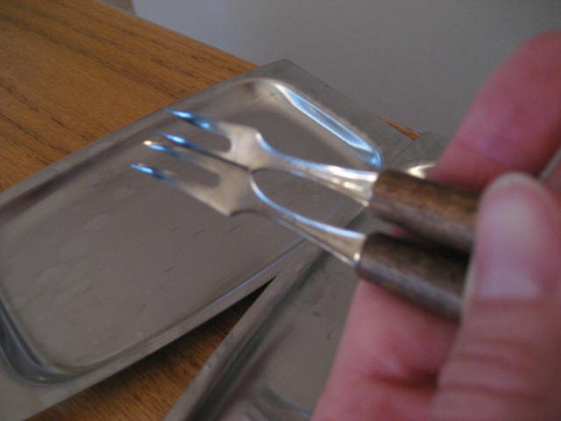 Vintage stainless steel trays with hors d/'oeuvre forks Sets. U.S.A