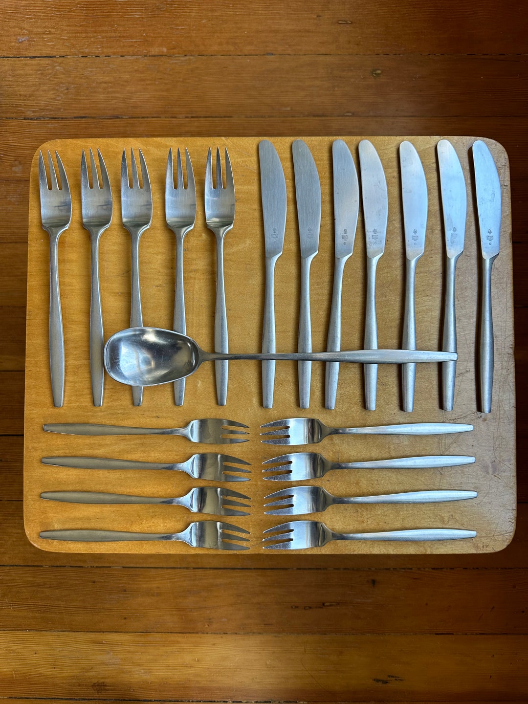 Reed & Barton "Ribbon Crest" Stainless Steel Flatware Set - 18/10 Glossy Finish 3 thumbnail image