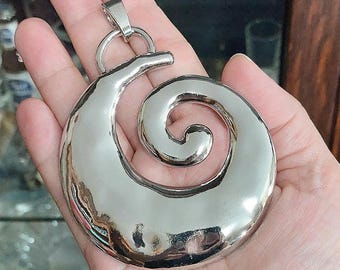 Swirl Necklace Pendant  - Shiny Silver Spiral
