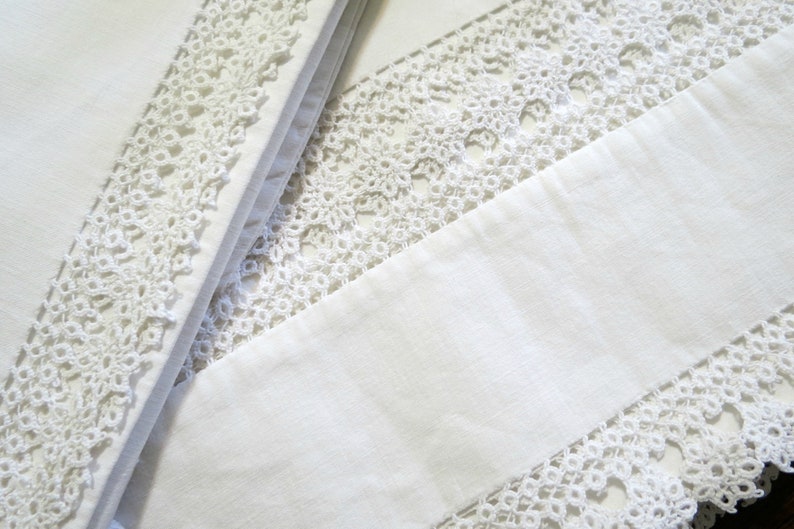 Snow White Cotton 35 x 23 12 RESERVED FOR JOANNE Vintage Pillowcases with Tatted lace Inserts /& Trim Cottage Home Decor, Sturdy