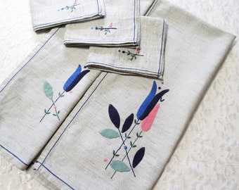 Small Vintage Tablecloth with Tulip Appliques and Embroidery Detail, 3 Matching Beverage Napkins, Blue Pink, Luncheon Cloth, Cottage Décor