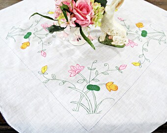 Small Vintage Tablecloth w Floral Appliques and Embroidered Details, Sheer Lightweight Luncheon Cloth, 30 x 30, Cottage Décor,