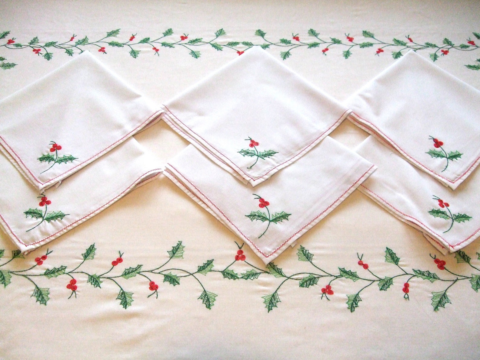 Large Christmas Tablecloth with 6 Matching Napkins Embroidered Etsy