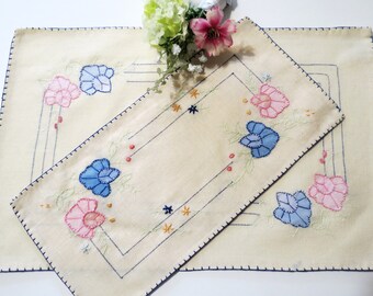 Vintage Doilies, 2 Piece Set of  Dresser / Vanity Doilies, Hand Embroidered w Appliques, Pink and Blue, Cottage Décor, Vintage Linens