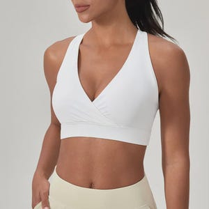 Crossover V-Ausschnitt Sport-BH für Frauen | Minimalistisches Yoga Bralette | Workout-Oberteil | Bequemer Sport-BH