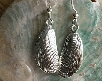 sea shell silver earrings, mussel sterling silver ear wires, beach earrings, sea shell earrings, bridesmaid bridal beach wedding earrings