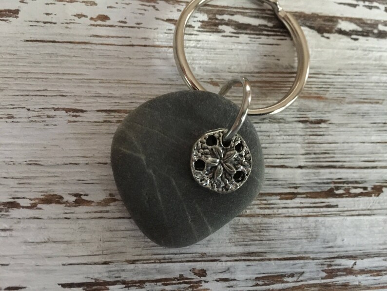 Favor Maine beach stone Keychain Groomsmen Bridal Party Gift Sea Stone Key Chain Beach Wedding Gift Beachcomber Gift Maine Beach Stone