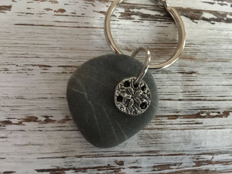 Favor Maine beach stone Keychain Groomsmen Bridal Party Gift Sea Stone Key Chain Beach Wedding Gift Beachcomber Gift Maine Beach Stone
