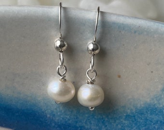 Minimalist Sterling Silver Cultured Freshwater Pearl Drop Earrings, Bridal Earrings, Bridesmaid Earrings, Beach Wedding, Pearl Earrings, Sea