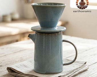 Juego de café de cerámica azul hecho a mano, Morning Tide, 500 ml. Regalo ideal para amantes del café artesanal.