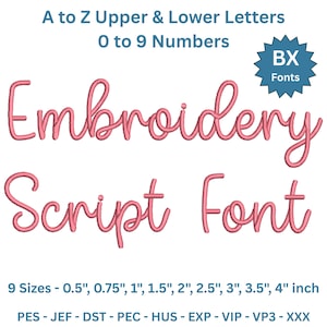 Peut inclure: Police d'écriture rose avec les mots "Embroidery Script Font". Comprend des tailles de 1,27 cm à 10,16 cm et divers formats de fichiers. L'image comprend également le texte "A to Z Upper & Lower Letters 0 to 9 Numbers".