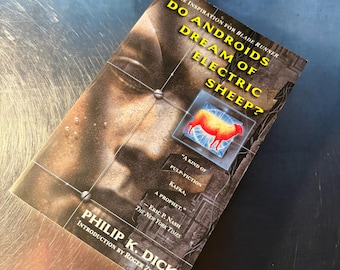 Gli androidi sognano pecore elettriche? di Philip K. Dick, edizione tascabile, Blade Runner