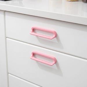 Lekfulla skåphandtag och knoppar, Loop-lådhandtag, Moderna byråhandtag, Skåpbeslag till barnrum, Skåphandtag till barnrum, Heminredning bild 5
