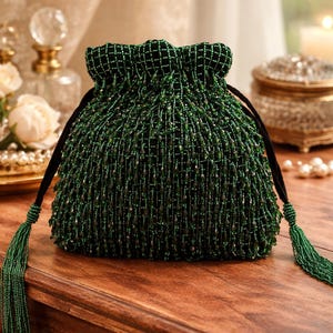 SIA: Bolsa potli elegante verde esmeralda com miçangas - Bolsa potli vintage luxuosa feita à mão para noiva.