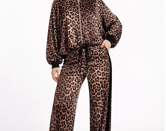 Conjunto de dos piezas con estampado de leopardo para estar en casa, conjunto a juego de corte relajado para mujer.