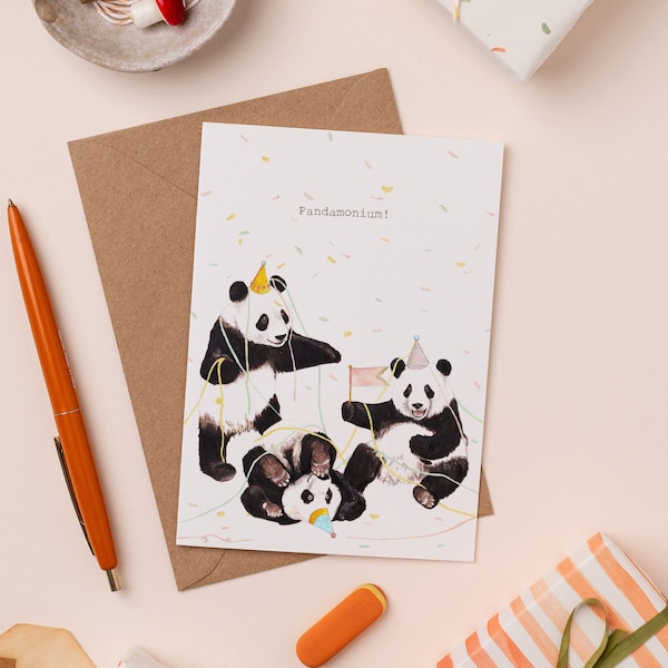 Tarjeta de felicitación Pandamonium / Tarjeta de cumpleaños de panda divertida / Ilustración de pandas de fiesta / Invitación de fiesta de panda / Tarjeta de cumpleaños divertida