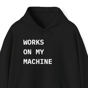 Grappige programmeur hoodie, codering humor trui, ontwikkelaar cadeau, nerd trui, technische kleding, werkt op mijn machine hoodie