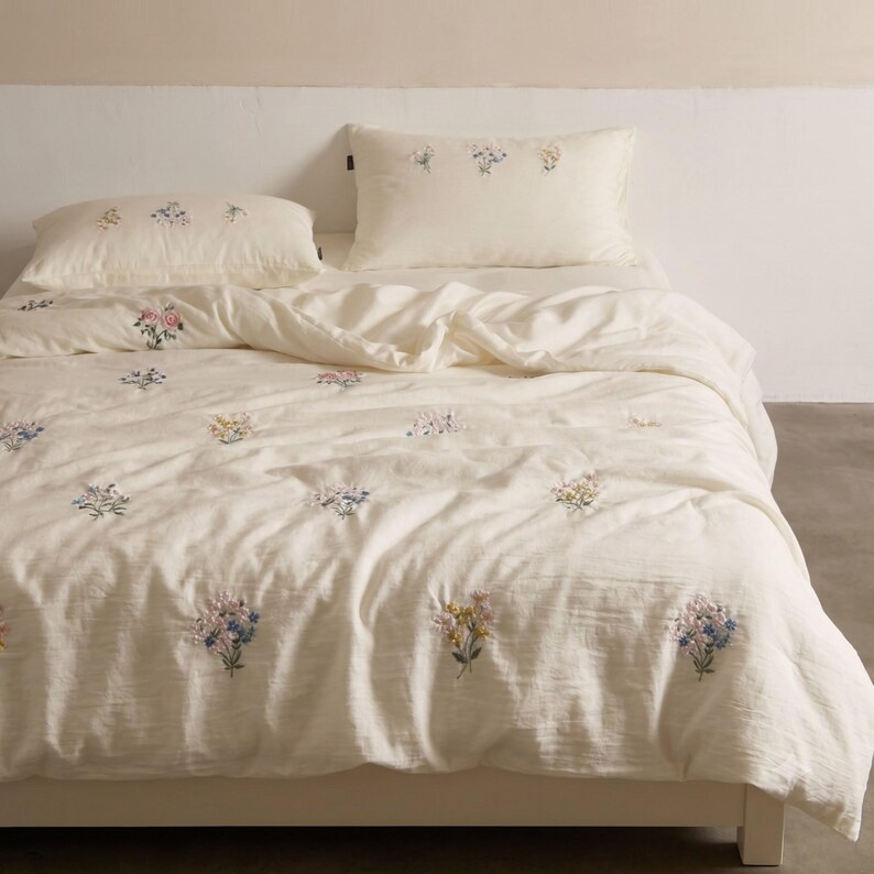 Embroidered Tencel Cooling Quilt-Lightweight Floral Summer Bedspread image 2