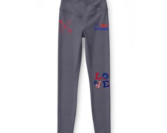 Leggings con grafica patriottica LOVE / Cuore con bandiera USA, tipografia rossa e blu
