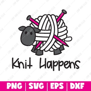 Puede incluir: Una oveja de dibujos animados en blanco y negro con agujas de tejer rosas que la atraviesan. La oveja est&aacute; rodeada de lana blanca. El texto "Knit Happens" est&aacute; debajo de la oveja.