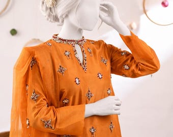 Elegant handcrafted outfit for your special occasions