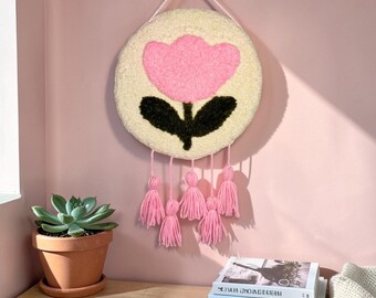 Tapiz de pared rosa estilo boho con flores - Arte floral con textura 3D - Decoración infantil en rosa empolvado - Regalo hecho a mano para la habitación de una niña - Tapiz lavable
