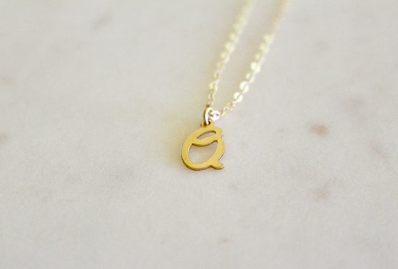 Q Monogram Q Necklace Gold 