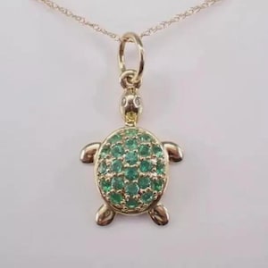 2.30Ct Round Cut Green Emerald Turtle Pendant 14K Yellow Gold Plated