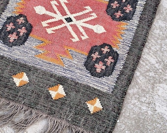 Handgewebter Kelim Teppich, Geometrischer Boho Teppich (120x200 cm)