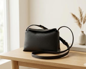 Borsa a tracolla da donna in vera pelle di vacchetta / Piccola borsetta quadrata a spalla / Borsa minimalista per tutti i giorni