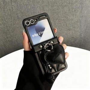 Luxury Black Rhombus Lattice Case for Samsung Galaxy Z Flip 7 6 5, Shockproof Flip Phone Case with Heart Pendant & Woven Ball Charm