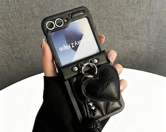 Luxus Black Rhombus Gitter Fall für Samsung Galaxy Z Flip 7 6 5, stoßfeste Flip Phone Case mit Herz Anhänger & gewebter Ball Anhänger