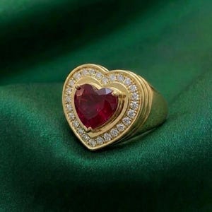 Vintage Hjärta Röd Rubin Diamant Halo Elegant Damvigselring 14K Gult Guld Silver