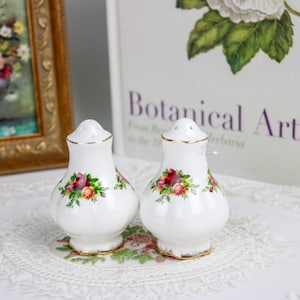 Royal Albert Old Country Roses Salt and Pepper Shakers, English Bone China Salt and Pepper Shakers, Vintage Dinnerware