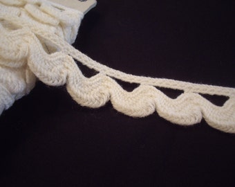 LYON, FRANCE OFF White Handmade French Passementerie Scalloped Cotton Trim - 10.5 yds - Imported from France - Free Shipping - 2 Available