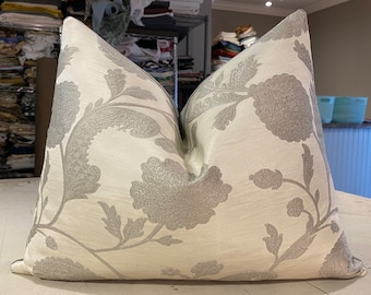 ONE Scalamandre Silver on Ivory "BOMBAY LACE" Silk Wool & Linen Jacquard Custom Lumbar Pillow - Ralph Lauren Back - 15" by 19" - 1 Available