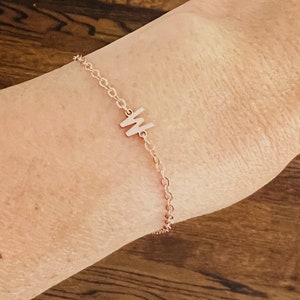Personalisiertes Anfangsbuchstaben Armband - Gold Fill, Sterling Silber oder Roségold – Zierlicher Schmuck – Minimalistisches Monogramm – Geschenk für Sie