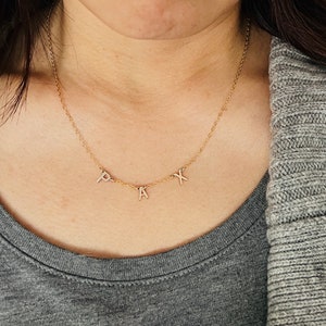 Colar com nome e letras espaçadas – Ouro 14k, Ouro Rosa ou Prata de Lei – Joias delicadas personalizadas – Presente feito à mão para ela