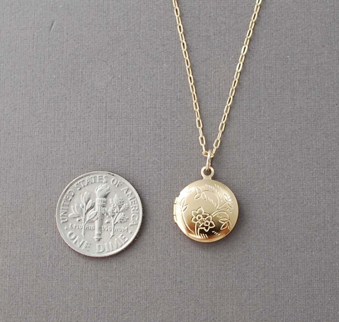 Small Gold Round Locket Necklace - Etsy