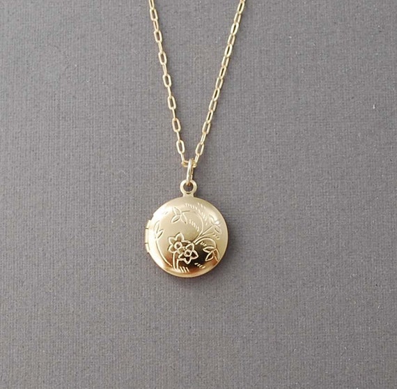 Small Gold Round Locket Necklace - Etsy