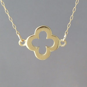 Chunky Gold Clover Necklace – Four-Leaf Clover Pendant – Lucky Charm Jewelry – Gift for Her - Minimalist Necklace - Quatre