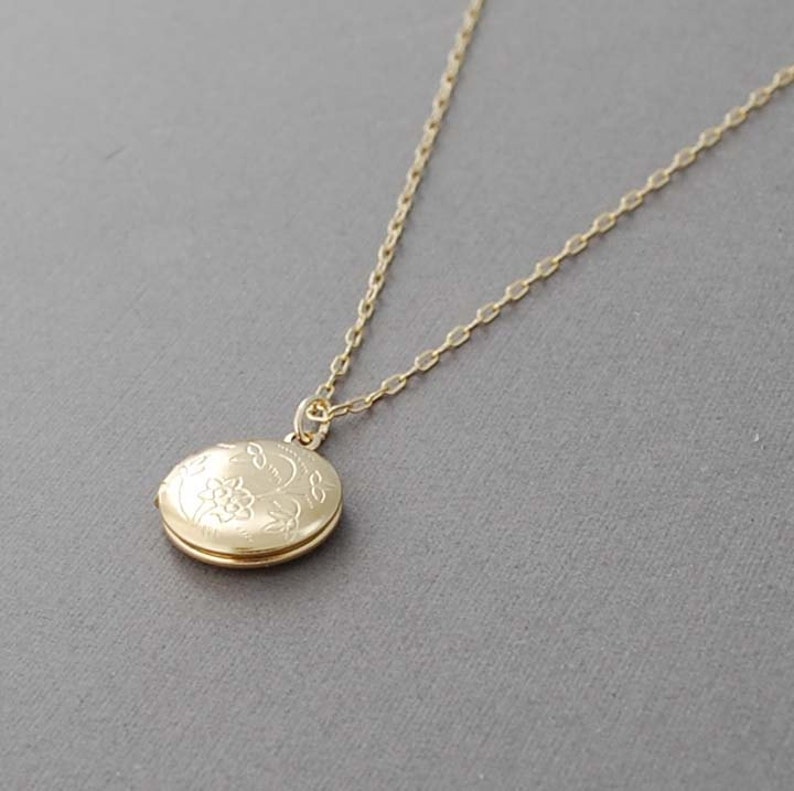 Small Gold Round Locket Necklace Etsy