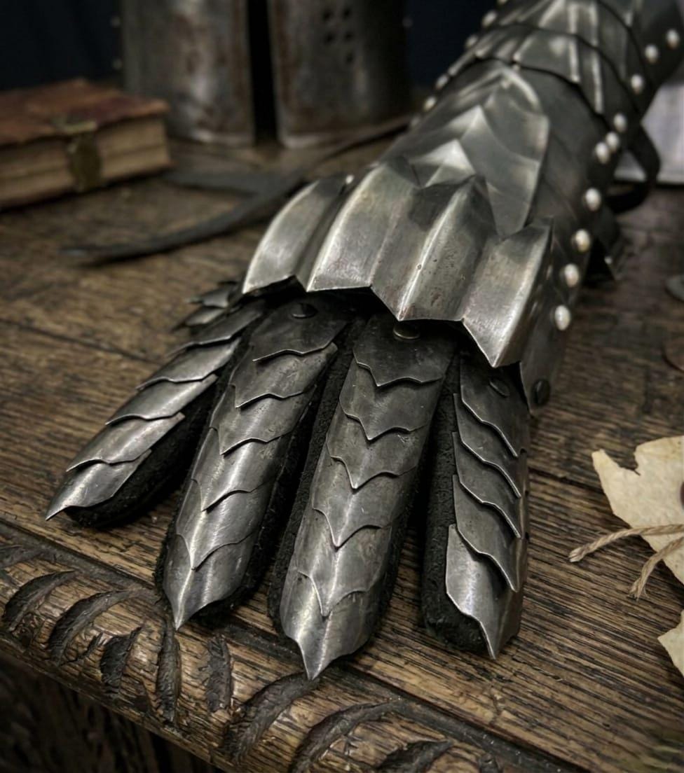 Medieval Articulated Steel Gauntlets - Full Finger Protection for ...