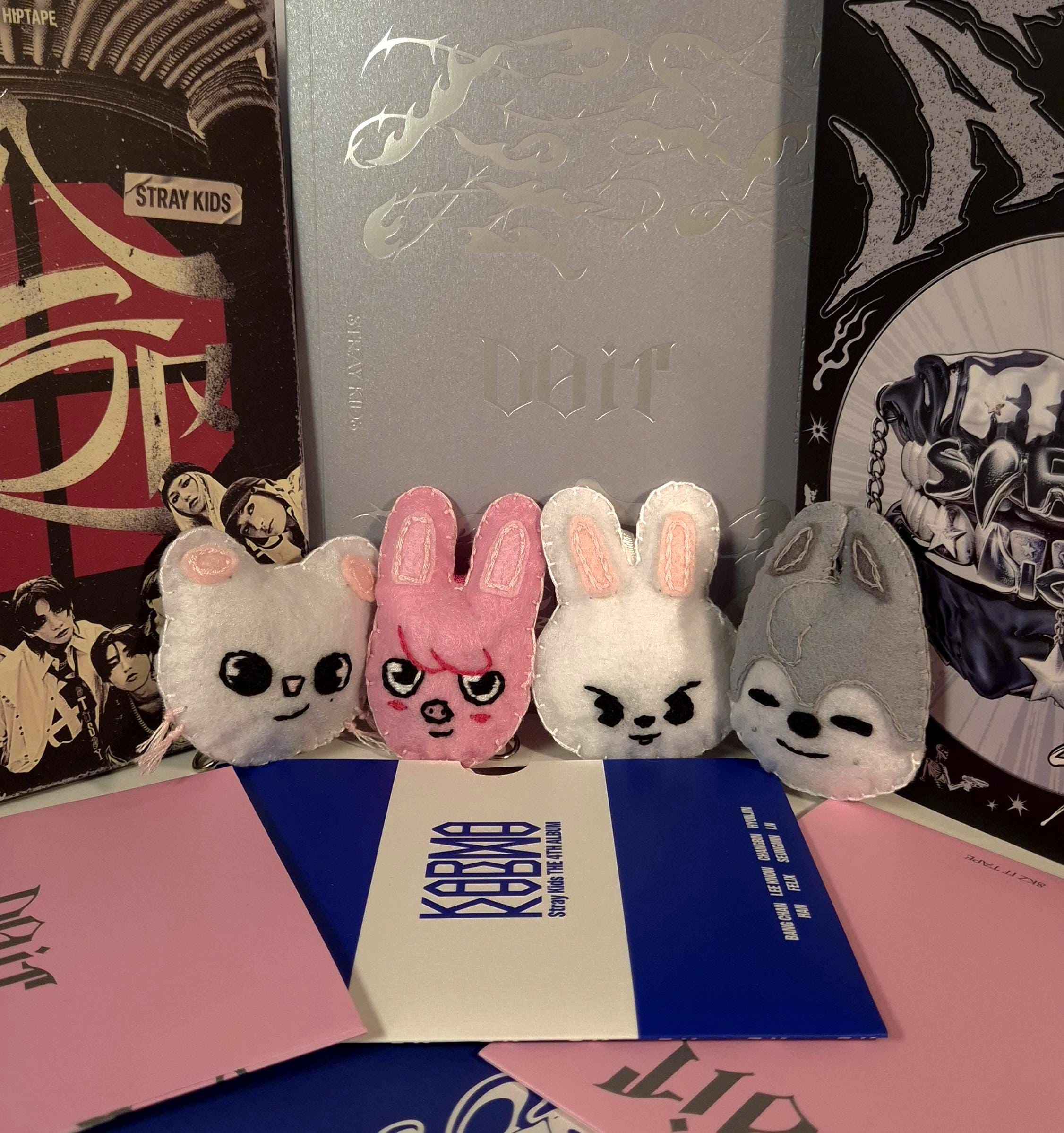 straykids BbokAri ぬいぐるみ&チャームセット Stray Kids Skzoo KARMA Plush Doll Keyring BbokAri Felix Official K