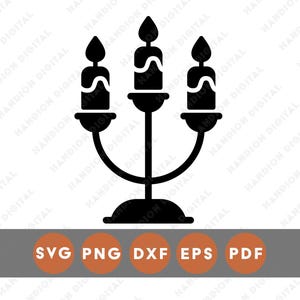 Puede incluir: Silueta negra de un candelabro con tres velas. Las velas tienen detalles de cera derretida. Debajo, un rectángulo gris con círculos naranjas que contienen el texto: SVG, PNG, DXF, EPS y PDF.