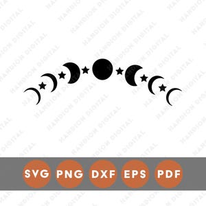 Può includere: Un design nero con fasi lunari e stelle che formano un arco. Sotto, un rettangolo grigio mostra cerchi arancioni con le lettere SVG, PNG, DXF, EPS e PDF. Il design ha un tema celeste.