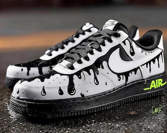 Tênis Air Force 1 Drip personalizados e pintados à mão, estilo streetwear preto e branco.