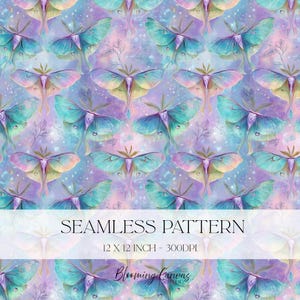 Könnte beinhalten: Nahtloses Muster mit Aquarellillustrationen von Mondmotten in Türkis, Lila und Rosa. Das Design umfasst einen Sternenhintergrund und den Text "SEAMLESS PATTERN" und "12 x 12 INCH - 300DPI". Das Blooming Canvas-Logo ist ebenfalls sichtbar.
