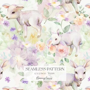 Op de afbeelding: Een naadloos patroon met aquarelillustraties van witte lammetjes afgewisseld met zachte paarse en perzikkleurige bloemen en groen blad. De afbeelding bevat de tekst: SEAMLESS PATTERN 12 X 12 INCH - 300DPI Blooming Canvas Studio.